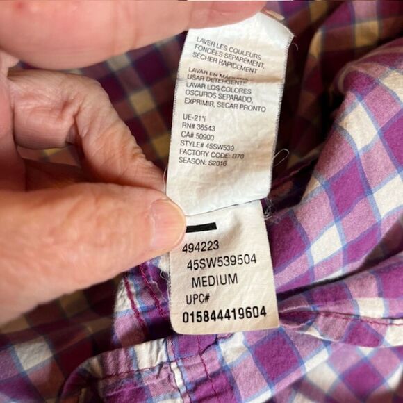 IZOD Men's Purple Checked Button Down Shirt Contrast Cuff Size Medium - Picture 8 of 10